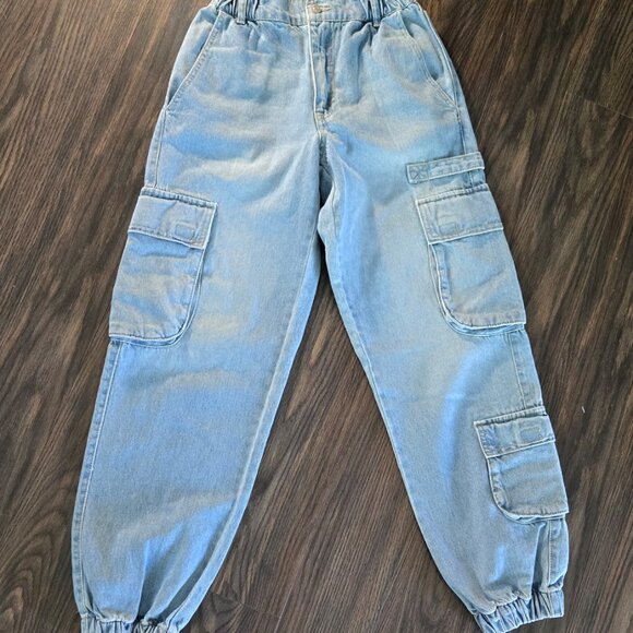 FOREVER 21 Light Denim Cargo Jogger Jeans NWT/SIZE XS - Picture 1 of 11